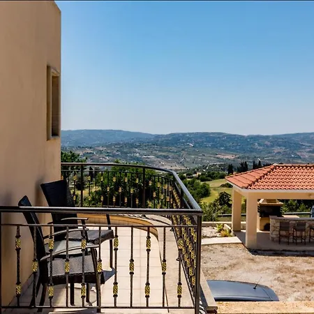 Sunshine Paphos Villa *