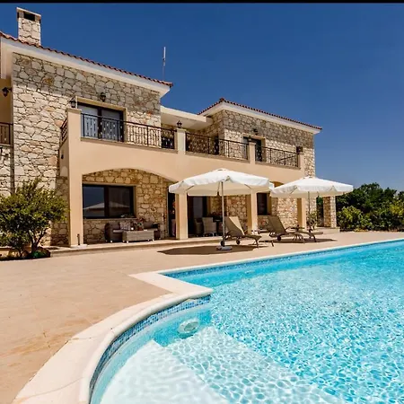 Sunshine Paphos Villa *